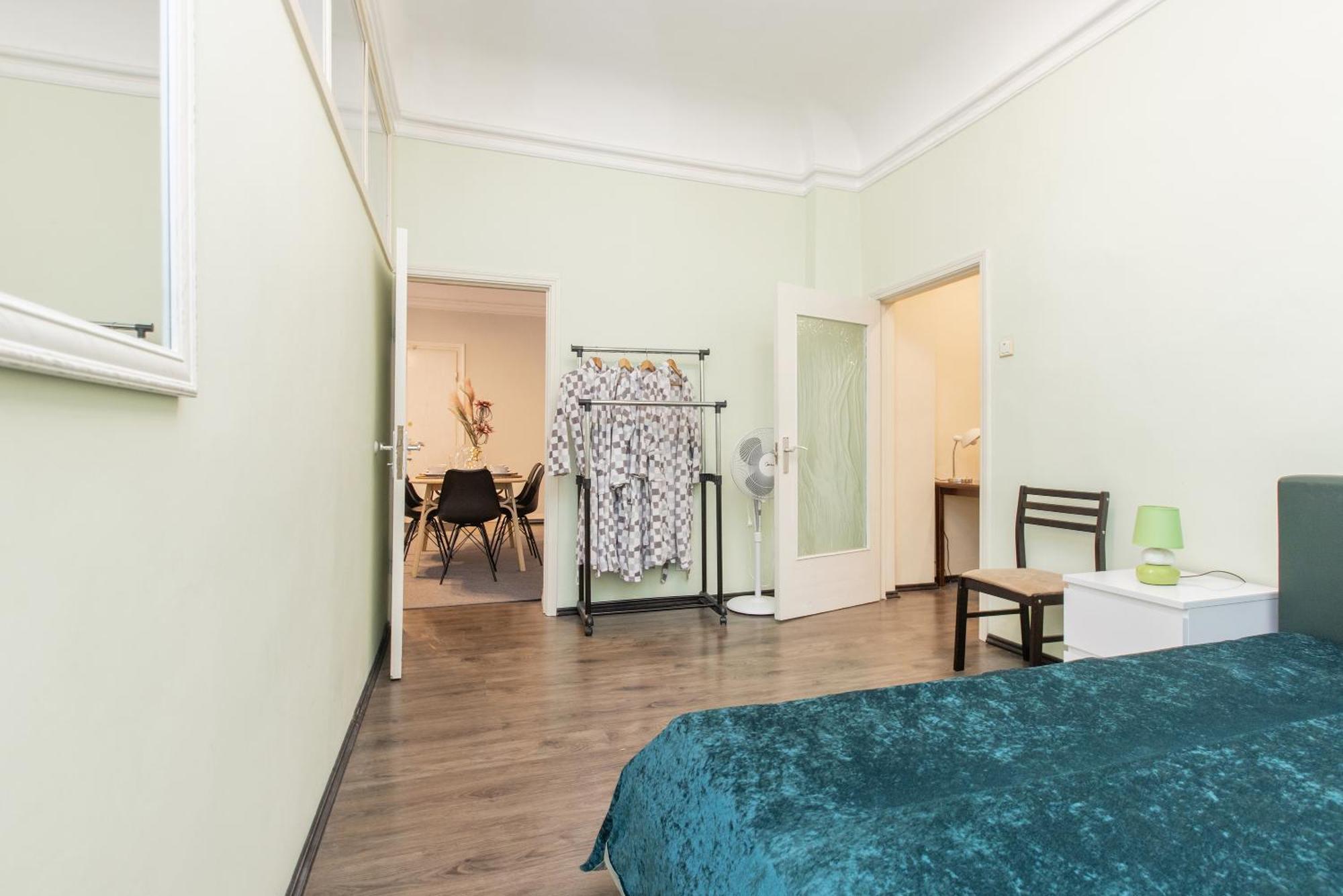 Large Vacation Apartments In The Old Town Рига Экстерьер фото